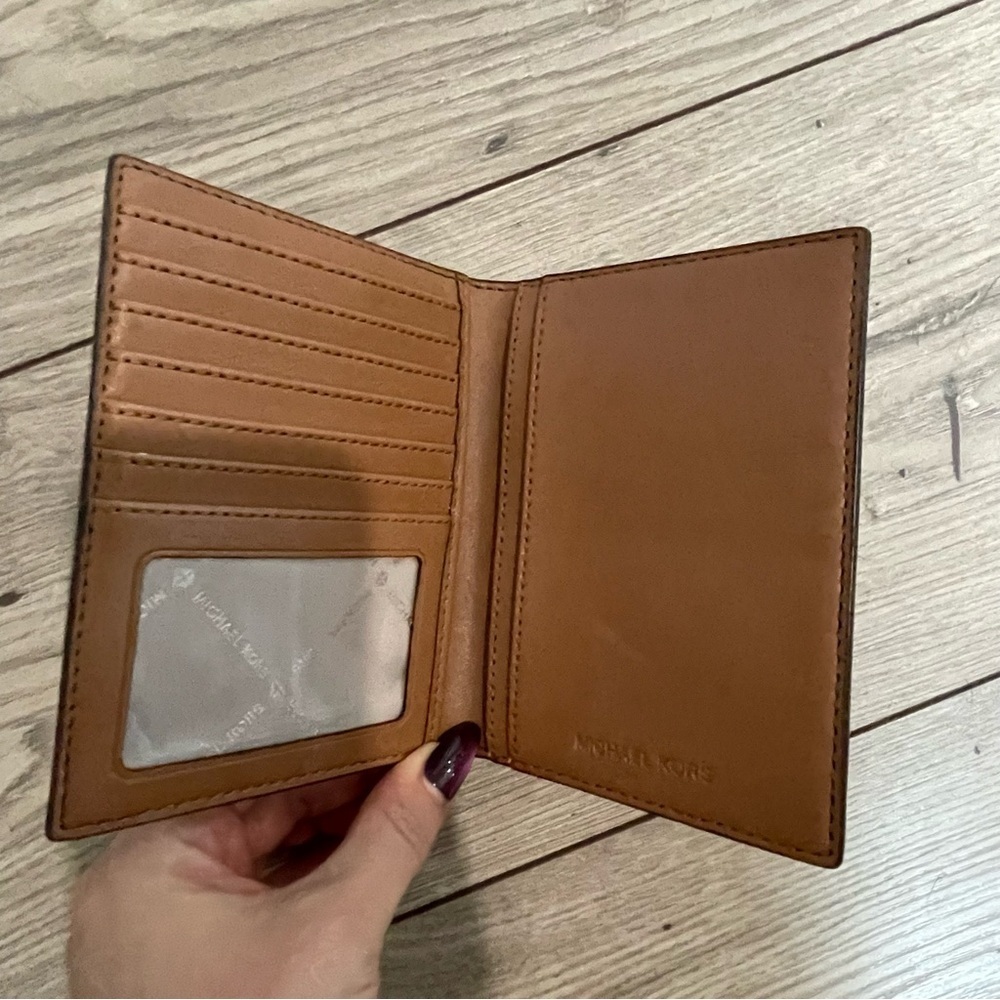 Michael Kors Monogram Key & Card Holder - Black and Brown NWOT - Picture 4 of 7